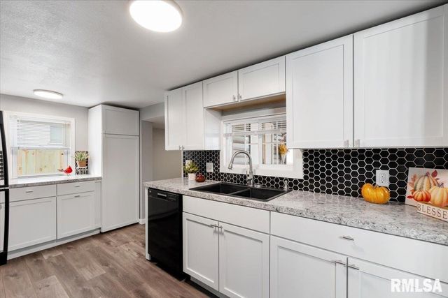 321 2nd Avenue E, Milan, IL 61264