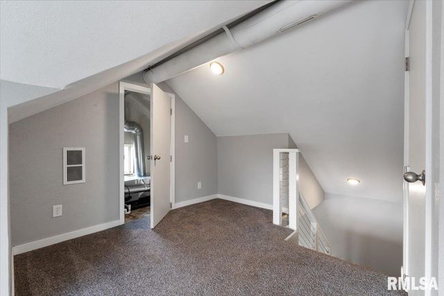 321 2nd Avenue E, Milan, IL 61264