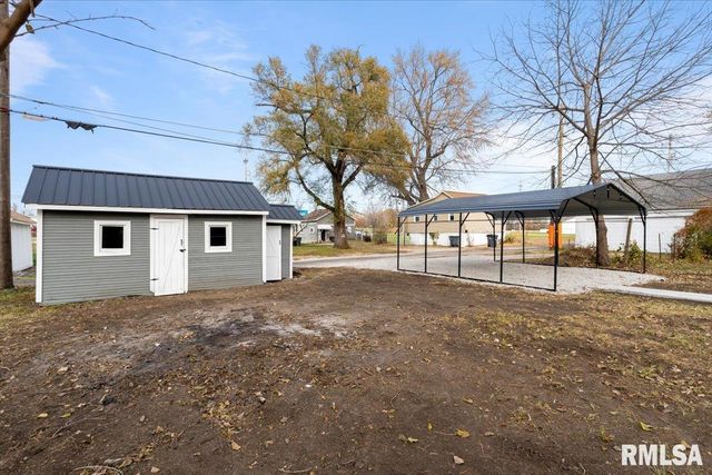 321 2nd Avenue E, Milan, IL 61264