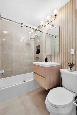 245 E 25th St Apt 8L, New York City, NY 10010