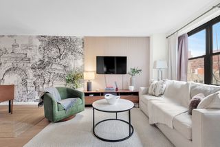 245 E 25th St Apt 8L, New York City, NY 10010