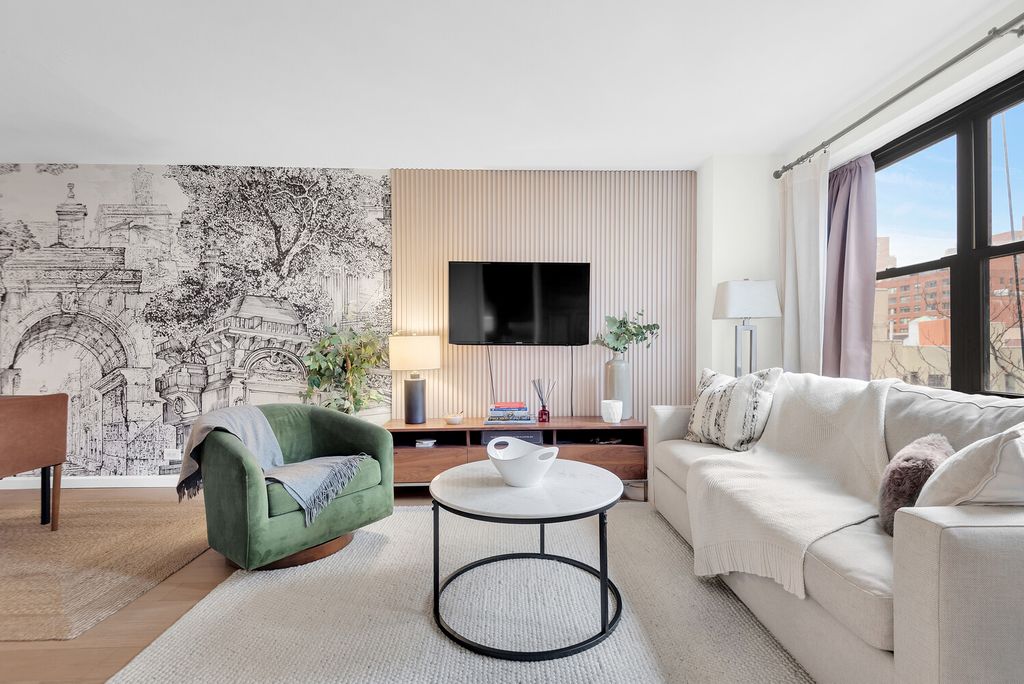 245 E 25th St Apt 8L, New York City, NY 10010