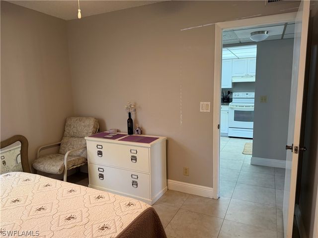 1085 Forest Lakes DR 8106, Naples, FL 34105