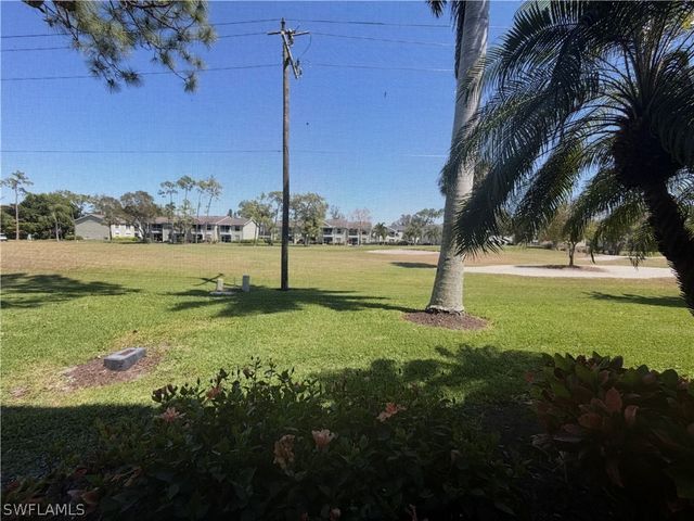 1085 Forest Lakes DR 8106, Naples, FL 34105