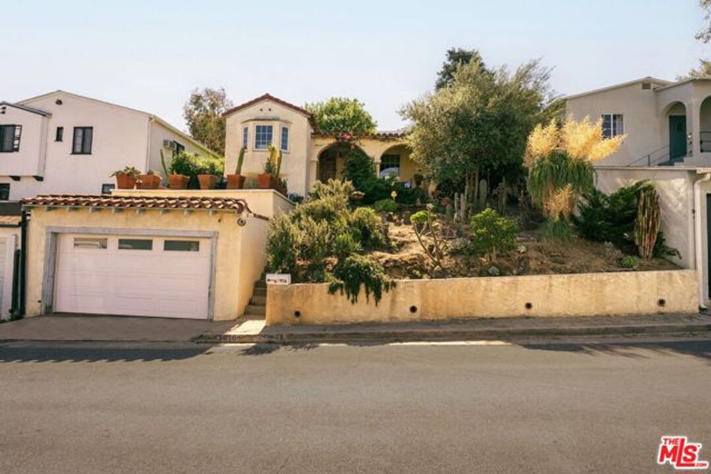 3916 Scandia Way, Los Angeles, CA 90065