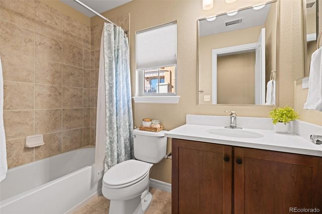 9186 Viaggio Way, Highlands Ranch, CO 80126