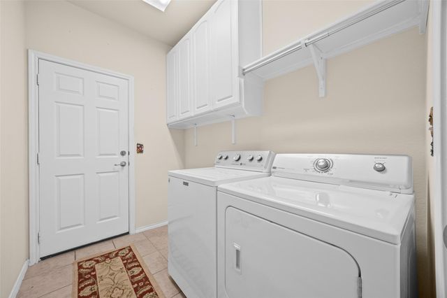 319 Essex LN, Georgetown, TX 78633