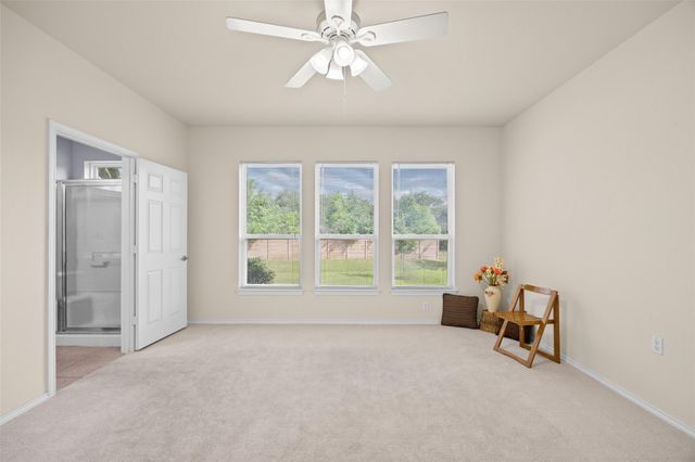319 Essex LN, Georgetown, TX 78633