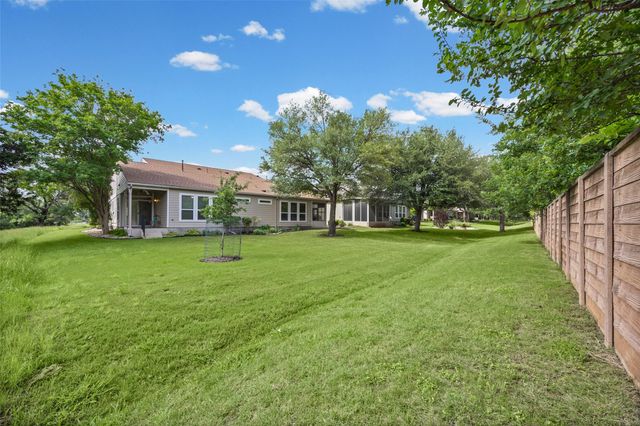 319 Essex LN, Georgetown, TX 78633