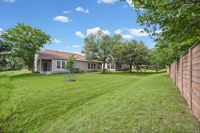 319 Essex LN, Georgetown, TX 78633