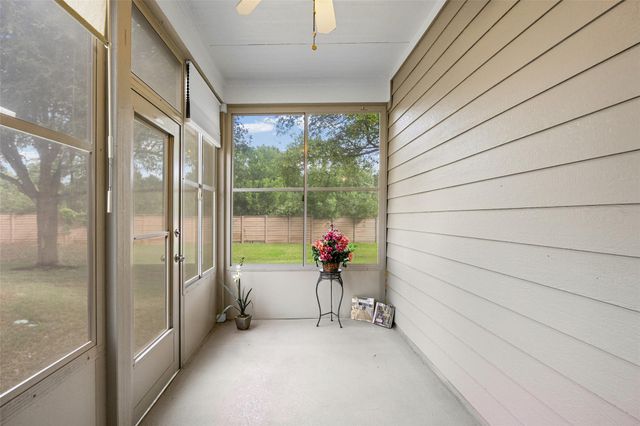 319 Essex LN, Georgetown, TX 78633