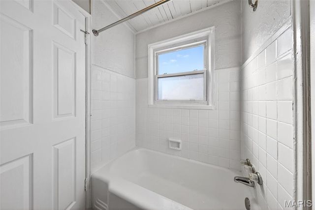 5636 Sunbury Avenue, St Louis, MO 63136