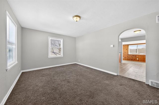 5636 Sunbury Avenue, St Louis, MO 63136