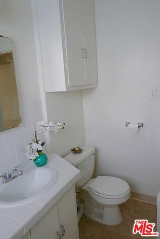 854 Rose Avenue, Venice, CA 90291