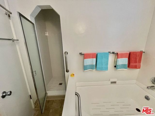 854 Rose Avenue, Venice, CA 90291