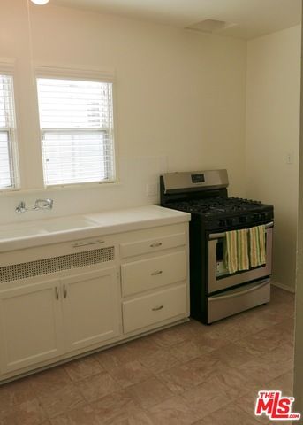 854 Rose Avenue, Venice, CA 90291