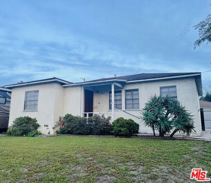 854 Rose Avenue, Venice, CA 90291