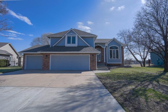 330 S Fairway Cir, Andover, KS 67002