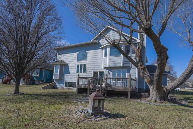 330 S Fairway Cir, Andover, KS 67002