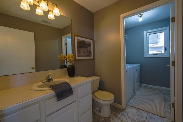 330 S Fairway Cir, Andover, KS 67002
