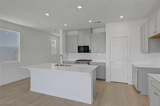 7086 Parkallen Avenue, Las Vegas, NV 89113