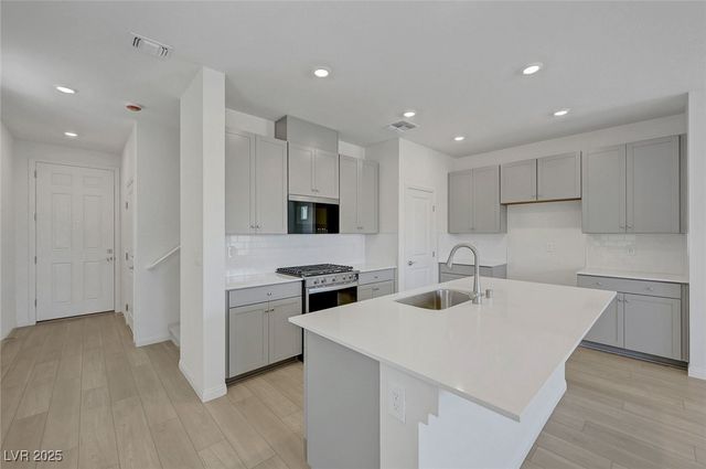 7086 Parkallen Avenue, Las Vegas, NV 89113