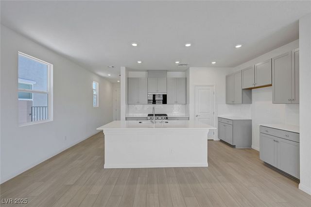 7086 Parkallen Avenue, Las Vegas, NV 89113