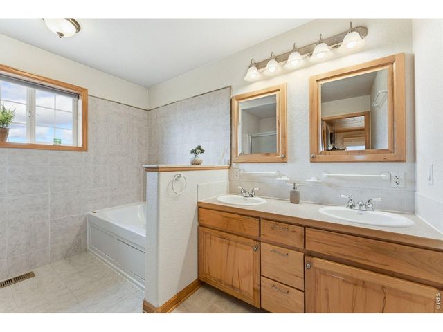167 Rawah Ct, Livermore, CO 80536