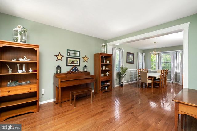 57 BAILLY DR, Burlington, NJ 08016