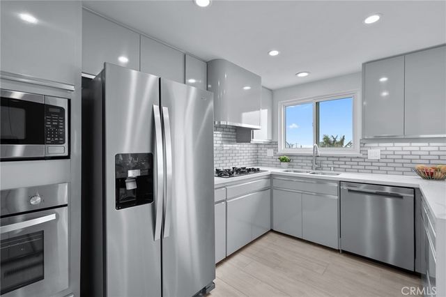 1210 1st Place, Hermosa Beach, CA 90254