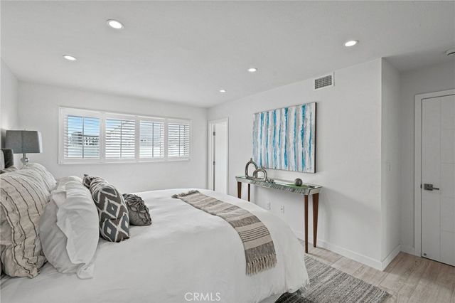1210 1st Place, Hermosa Beach, CA 90254