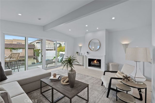 1210 1st Place, Hermosa Beach, CA 90254