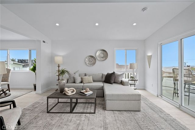 1210 1st Place, Hermosa Beach, CA 90254