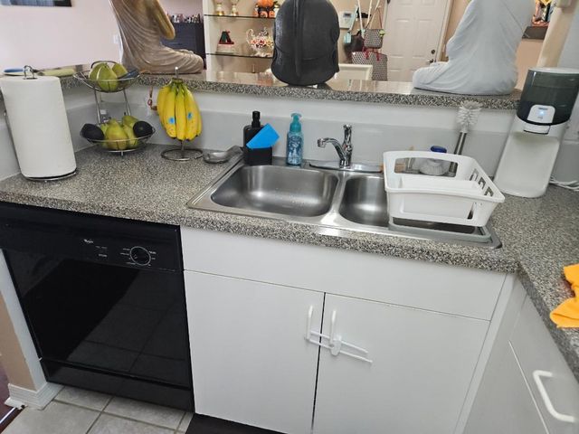 5055 Wiles Road 302, Coconut Creek, FL 33073