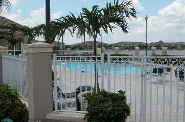 5055 Wiles Road 302, Coconut Creek, FL 33073
