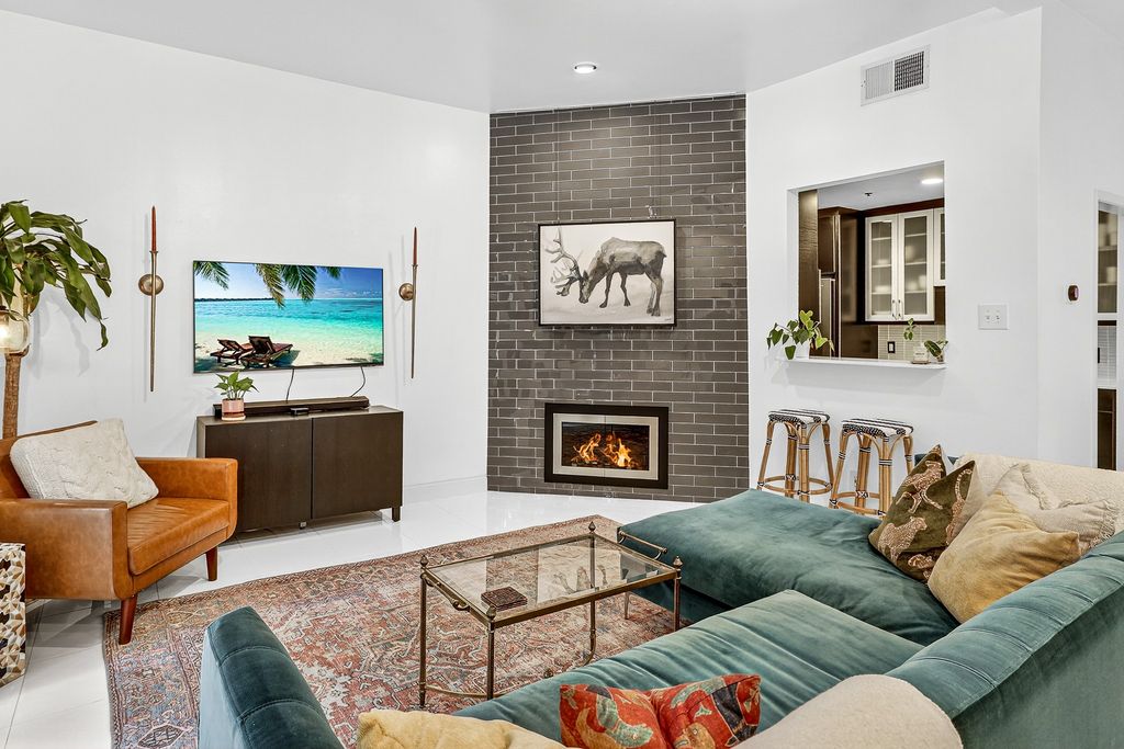 4334 Buena Vista Street B, Dallas, TX 75205