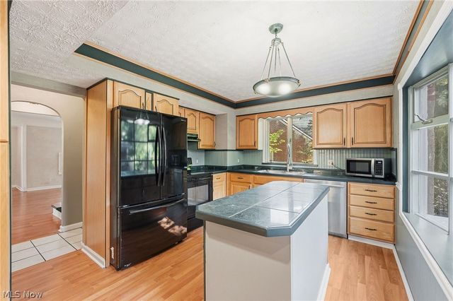 6832 Hillside Road, Independence, OH 44131