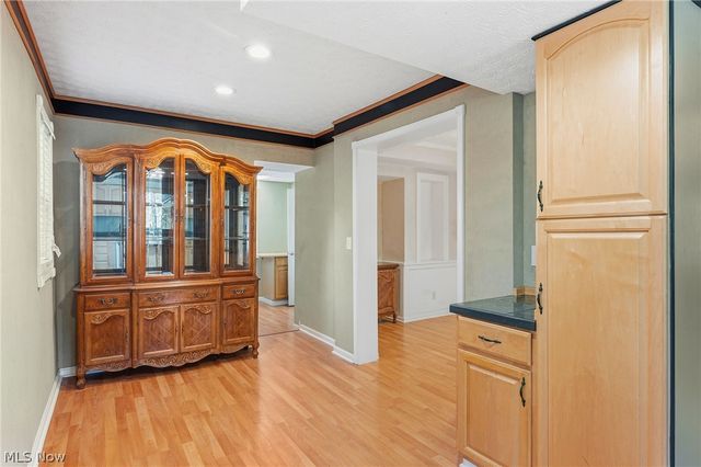 6832 Hillside Road, Independence, OH 44131