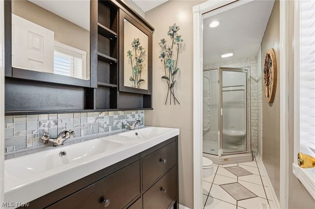 6832 Hillside Road, Independence, OH 44131
