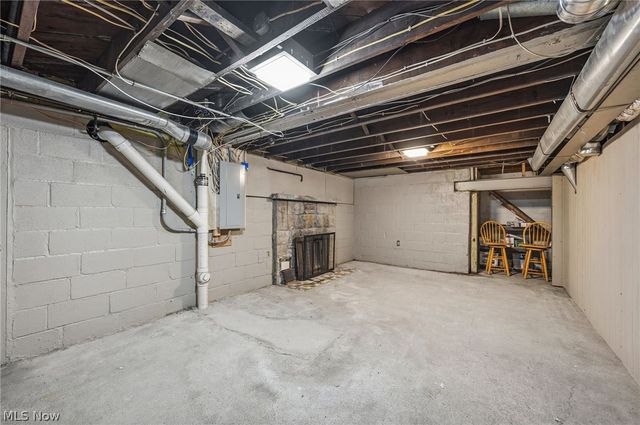 6832 Hillside Road, Independence, OH 44131