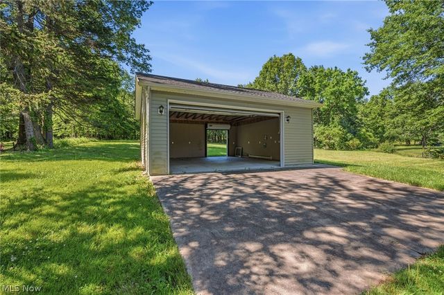 6832 Hillside Road, Independence, OH 44131