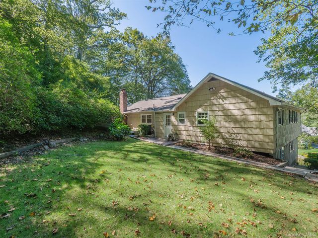 8 Laurel Way, Sea Cliff, NY 11579