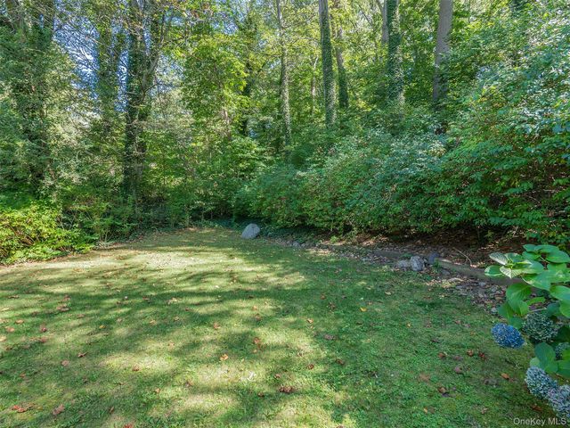 8 Laurel Way, Sea Cliff, NY 11579