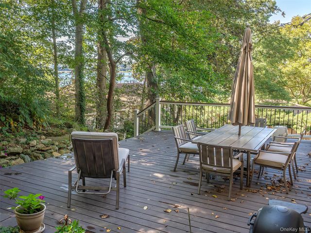 8 Laurel Way, Sea Cliff, NY 11579