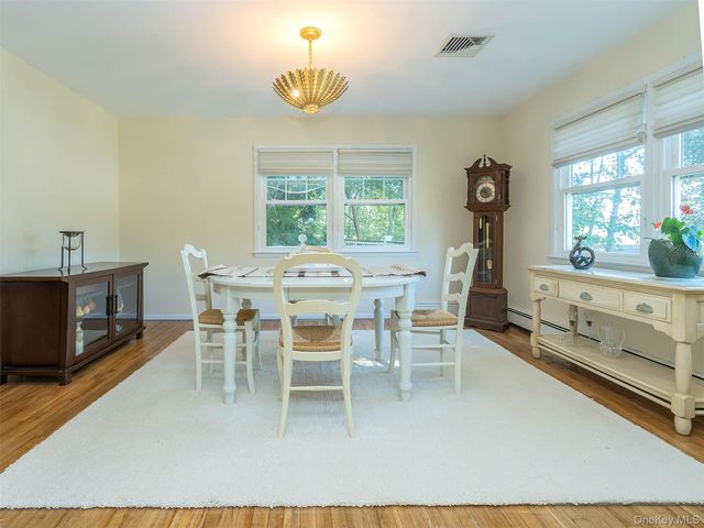 8 Laurel Way, Sea Cliff, NY 11579