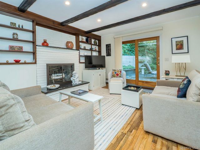 8 Laurel Way, Sea Cliff, NY 11579