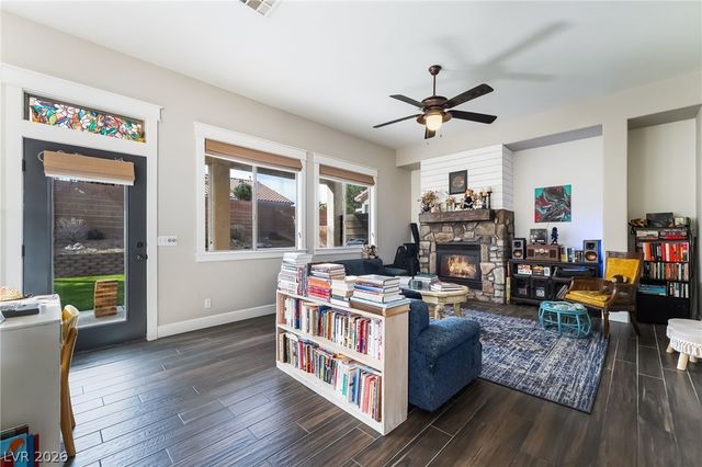 8943 Shale Valley Street, Las Vegas, NV 89123