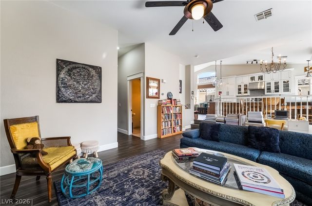 8943 Shale Valley Street, Las Vegas, NV 89123