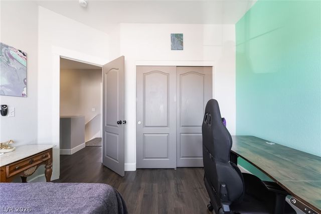 8943 Shale Valley Street, Las Vegas, NV 89123