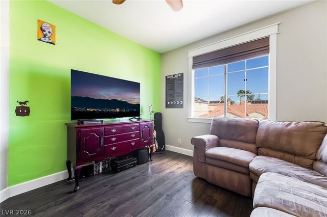 8943 Shale Valley Street, Las Vegas, NV 89123